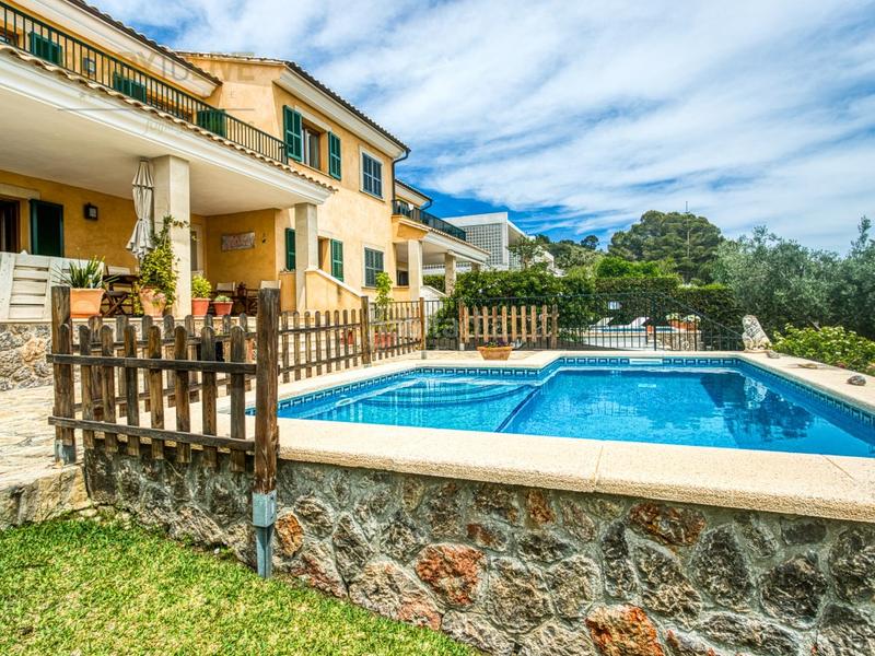 Foto eae5ae14-8e48-4a1a-a1f9-9aba0ddec710. Casa adossada amb aparcament piscina a port d´Alcúdia-platja dálcúdia Alcúdia