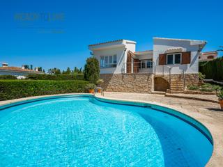 Xalet  N/a. Espectacular chalet en badia blava con etv y vistas al mar