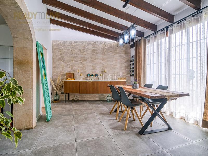 Foto 444ccfe9-4d61-47f2-a756-d6b5e28fb1ff. Casa amb piscina a ciutat d´Alcúdia Alcúdia