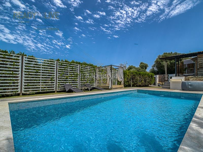 Foto 9a20f2f9-d3c1-40e3-9421-cc3231e08d52. Casa amb piscina a ciutat d´Alcúdia Alcúdia