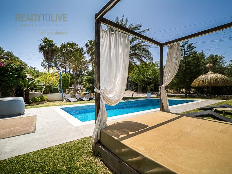 Foto c3119a38-d3eb-486d-bfc1-67c7d0095a57. Casa amb piscina a ciutat d´Alcúdia Alcúdia