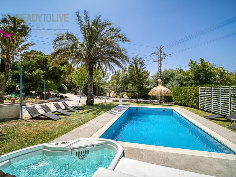 Foto ca7607b0-7123-4ce6-88dd-5b326629484c. Casa amb piscina a ciutat d´Alcúdia Alcúdia