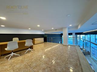 Location Bureau à Carrer de teodor canet 12. Se alquila oficina en puerto de alcudia, delante del mar.