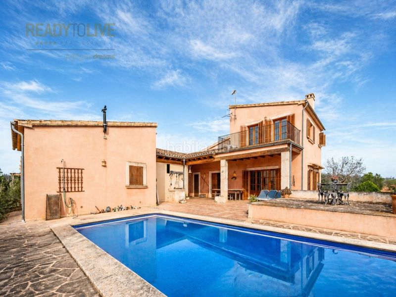 Foto 71b122a8-7b5a-4007-8840-862f6163d811. Masia amb aparcament piscina a Ses Salines poble Ses Salines
