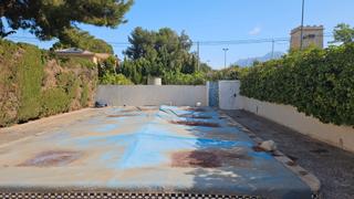 Xalet  Avenida de los patos. Chalet individual con piscina y 2 viviendas.busot