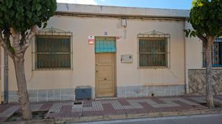 Terreny residencial  Carrer de l'alcalde avila blanes. Solar  de 6 por 24.5  da a dos calles para una o dos casas unifa