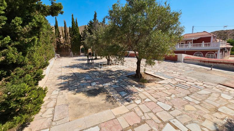 Foto 0aca5f1a-4ef1-4dc9-a25c-3d1dcd65059f. Xalet amb xemeneia aparcament piscina a Campello Pueblo Campello (el)