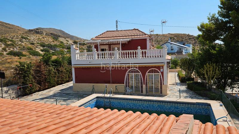 Foto 1242bb65-e800-48b4-a585-69d0c25a9014. Xalet amb xemeneia aparcament piscina a Campello Pueblo Campello (el)