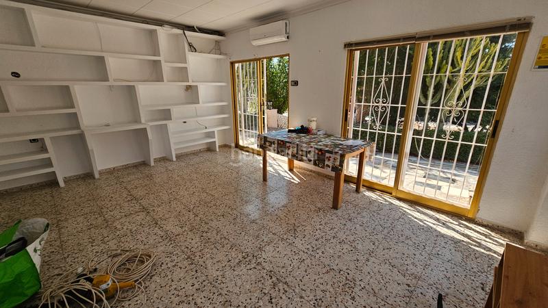 Foto 5a552874-236f-47c1-9d9b-1637d342f1cb. Xalet amb xemeneia aparcament piscina a Campello Pueblo Campello (el)