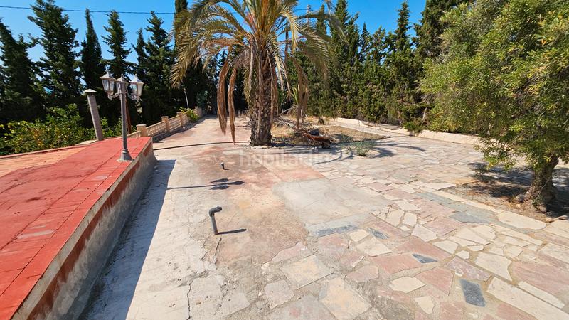 Foto 665e815c-f973-4860-98d3-55f8612d3816. Xalet amb xemeneia aparcament piscina a Campello Pueblo Campello (el)