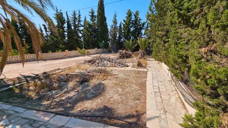 Foto b7c72f39-aebd-4ac2-9a51-1443a1dfc2b4. Xalet amb xemeneia aparcament piscina a Campello Pueblo Campello (el)