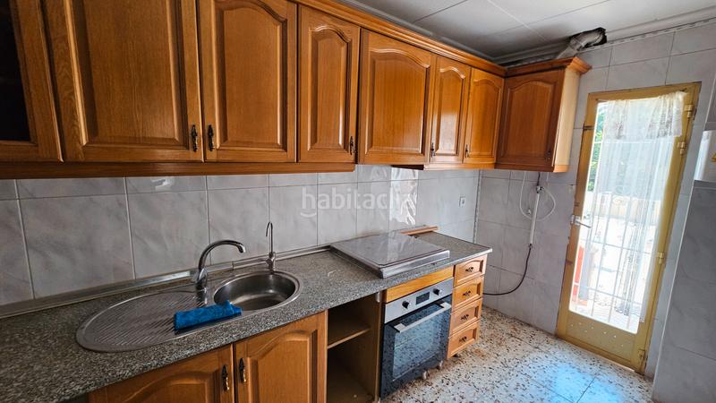 Foto c9e552f3-aaa1-47f1-96dd-f922f069c580. Xalet amb xemeneia aparcament piscina a Campello Pueblo Campello (el)