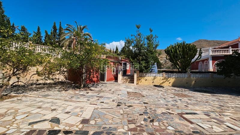 Foto e7f39643-de29-43ea-9b46-e123a31b4565. Xalet amb xemeneia aparcament piscina a Campello Pueblo Campello (el)