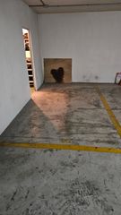Aparcament cotxe en Carrer 25 d'abril de 1707 3. Garaje en sotano con trastero,