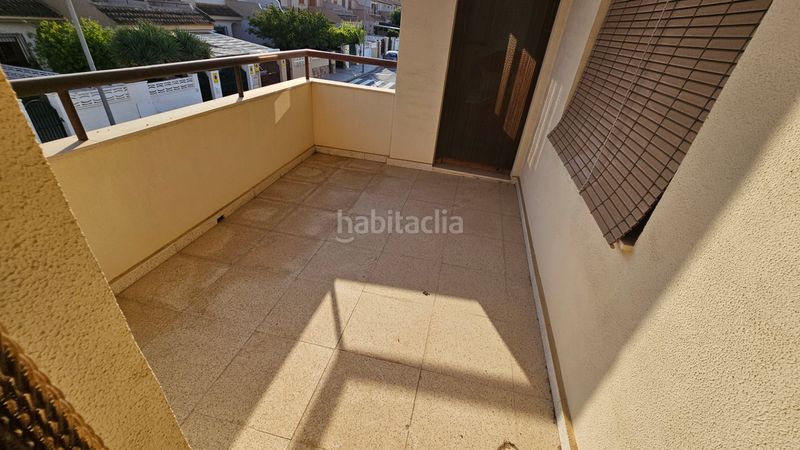 Foto 36bf8fee-b776-4b92-95d5-56a0e0804ac9. Rent semi detached house with fireplace in Campello Pueblo Campello (el)