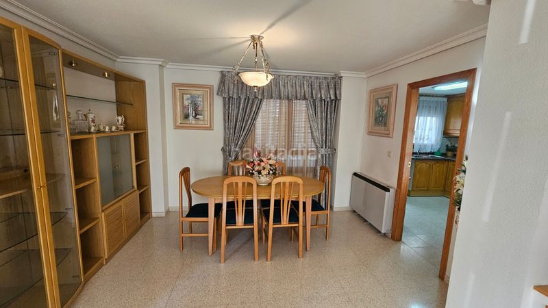 Foto 9fe20580-c880-46e4-8dc5-3b26b0e5776d. Rent semi detached house with fireplace in Campello Pueblo Campello (el)