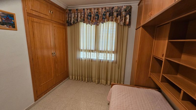 Foto abcaa12f-aaf5-4996-96b5-7bb67e438830. Rent semi detached house with fireplace in Campello Pueblo Campello (el)