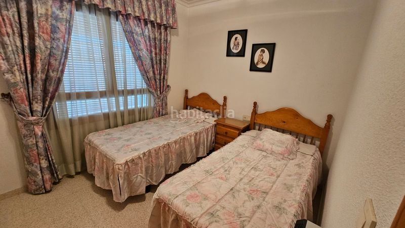 Foto feddbef6-15de-4577-a1c0-a940d133805c. Rent semi detached house with fireplace in Campello Pueblo Campello (el)