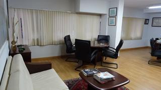Büro in Barrio del Centro. Oficina con inquilino, para inversion con rentabilidad