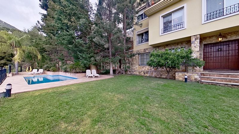 Foto b6da3d16-ae01-41ce-890a-6abc101f6ee3. Xalet amb aparcament piscina a Miraflores del Palo Málaga