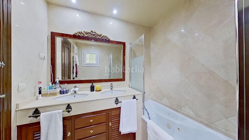 Foto dab1a710-418d-4f6b-9e6f-47c9be81249b. Xalet amb aparcament piscina a Miraflores del Palo Málaga