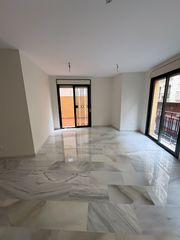 Miete Etagenwohnung  Calle puerto. Piso en alquiler zona malagueta sin amueblar