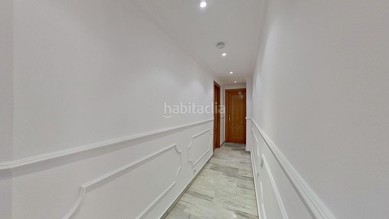 Foto be8cf17f-b66b-4f0f-a621-b0c68724405e. Pis amb xemeneia aparcament a Conde de Ureña Málaga