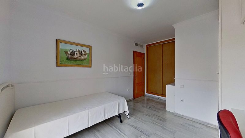 Foto cf6df964-b302-415a-91ae-36f7a598a16f. Pis amb xemeneia aparcament a Conde de Ureña Málaga