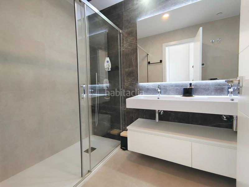 Foto bf5478f4-0792-4a4f-a6e9-cd2b4dee81bc. Alquiler apartamento  con vistas increíbles y servicios exclusivos en Benidorm