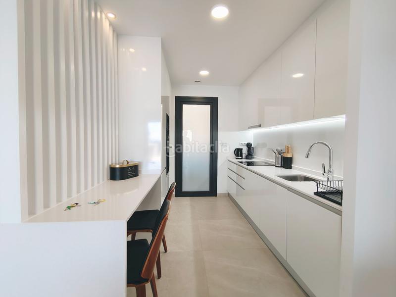 Foto e5fe10fd-3d9d-49c0-8ff0-f99afeb442ab. Alquiler apartamento  con vistas increíbles y servicios exclusivos en Benidorm