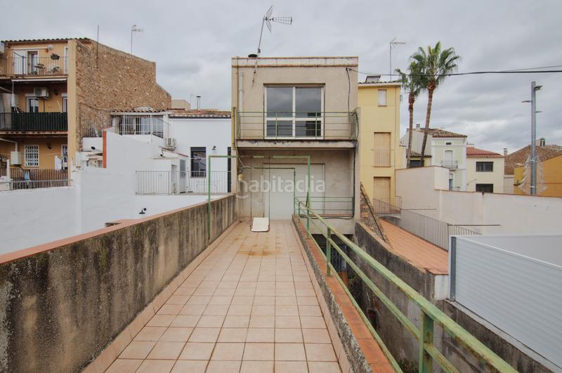 Foto b18760a5-56f6-43c8-adf3-8fff7a1eed1b. Casa adosada casa de 9 habitaciones, en venta en Nucli Urbà Esparreguera