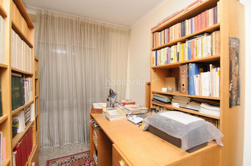 Foto d1ae3f75-c774-4b77-9b3a-58ed5a93748a. Casa adosada casa de 9 habitaciones, en venta en Nucli Urbà Esparreguera