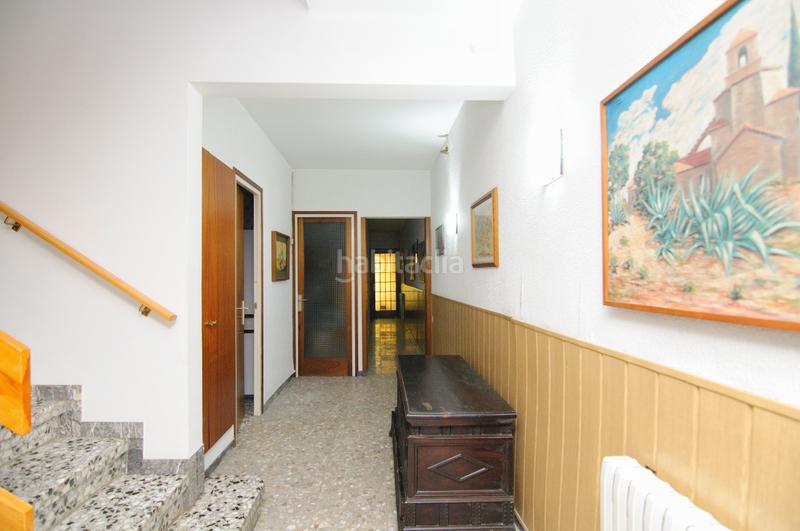Foto de63fd64-580a-4304-9545-ba5441e3968e. Casa adosada casa de 9 habitaciones, en venta en Nucli Urbà Esparreguera
