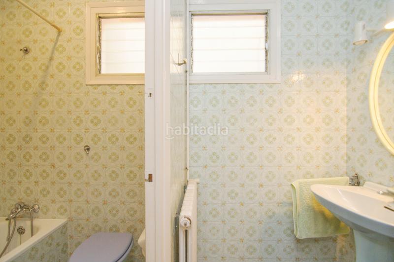 Foto e019cdcb-2dfc-420a-931e-08e276a62132. Casa adosada casa de 9 habitaciones, en venta en Nucli Urbà Esparreguera