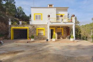 Chalet  Urbanitzacio ca l'esteve. Magnífica casa  en sant salvador de guardiola (ca l'esteve), con