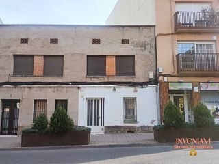 Edificio in Piera. Oportunidad de inversión en el núcleo urbano de piera