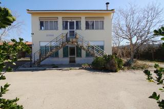 Casa a Sant Fruitós de Bages. Vivienda urbana con terreno rústico en venta