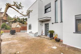 Chalet in Piera. Exclusiva casa en piera