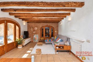 Casa in Piera. Masía en venta en piera