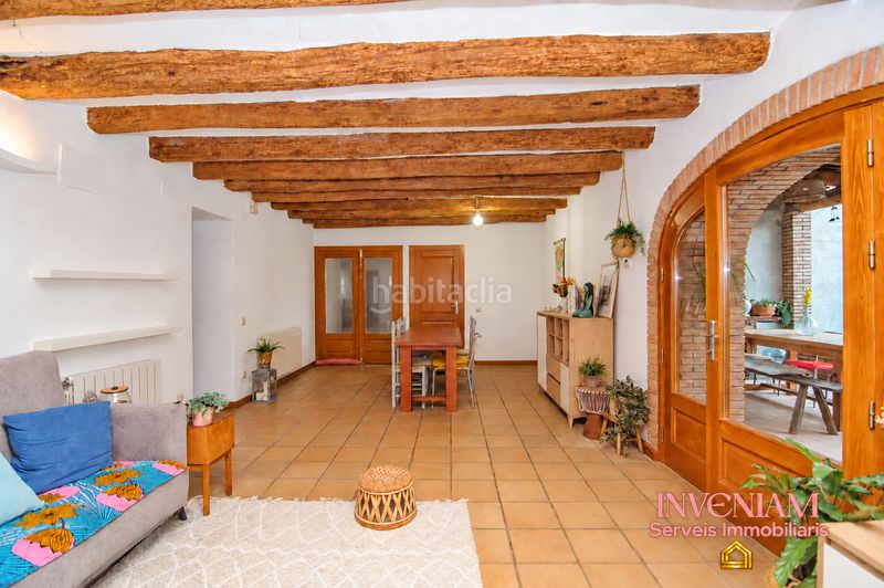 Foto a8d9c9ec-f645-449b-a62b-f78dc53a9f11. Haus mit kamin heizung pool in Piera