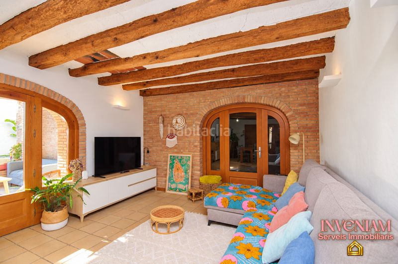 Foto c00ee0a4-63f1-4c1a-8305-c8018df244d3. Haus mit kamin heizung pool in Piera