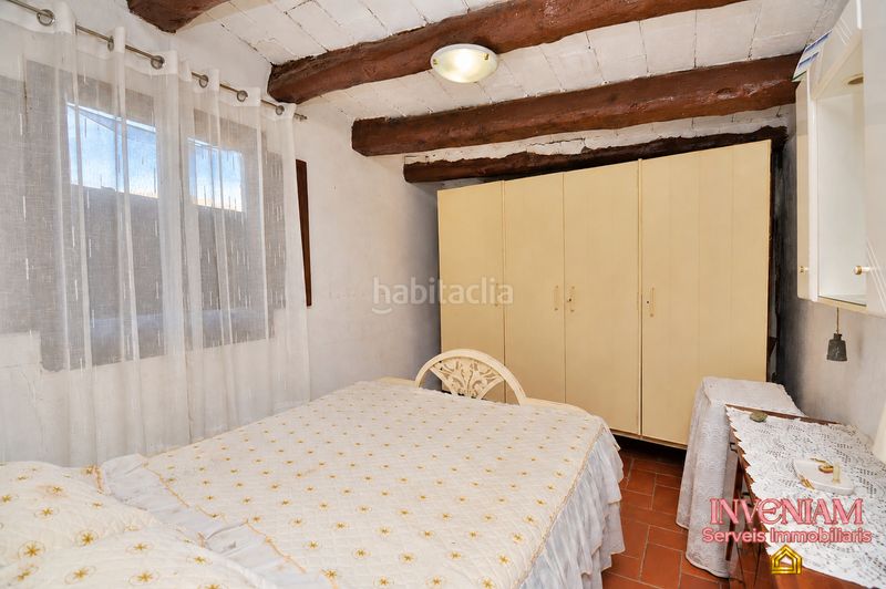 Foto fc2074ad-b126-4467-bcc6-d675115a447d. Haus mit kamin heizung pool in Piera