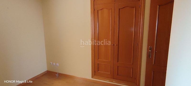 Foto daf36bd8-eb72-46db-b8e3-d7e207fe3023. Lloguer pis amb calefacció piscina a Ensanche Alcalá de Henares