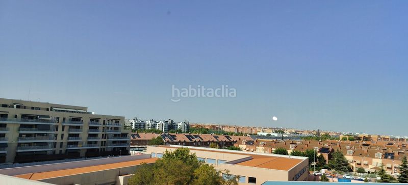 Foto f9217a46-ac7b-4a9e-afba-cc1bba64b5b3. Lloguer pis amb calefacció piscina a Ensanche Alcalá de Henares