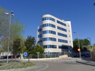Affitto Ufficio in Carrer amposta 14. Oficina en alquiler totalmente equipada
