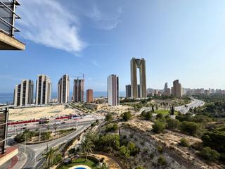 Apartament a Via Parque. Magnifico apartamento con inmejorables vistas en pueblo poniente