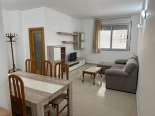 Miete Etagenwohnung  Carrer sant manel. Alquiler para todo el año, planta baja amueblada y recién actual