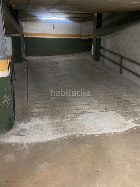 Foto 3c626453-8970-4d0a-bfdc-9151ea95abea. Posto auto in carrer castell de peralada 24 in Eixample Sud-Migdia Girona