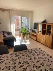 Pis  Carrer de pere coll i git. Piso en excelente estado con mucha luz, 2 habitaciones y opcin