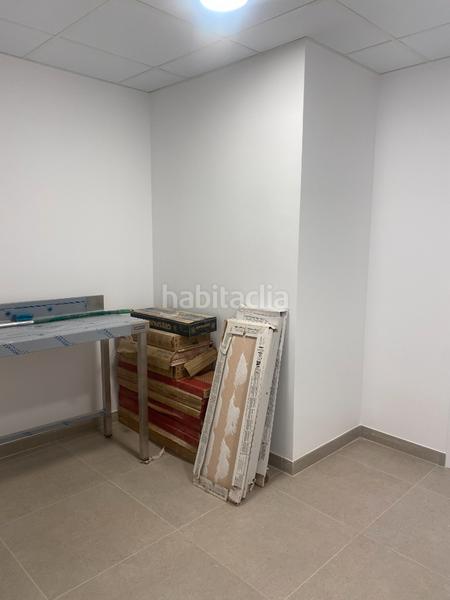 Foto 1140cb21-95cc-41d9-a9e7-efd111142a4f. Transfer business premise with heating in Centre Salt